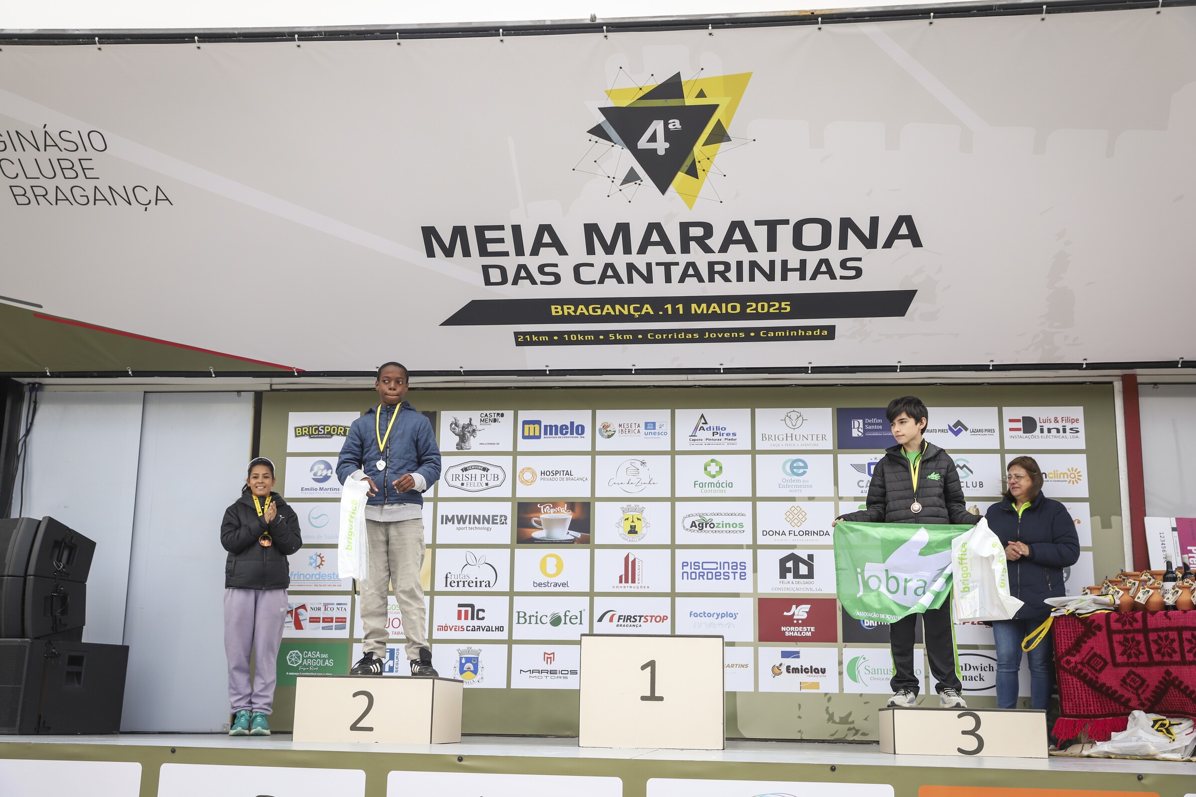 1105 - Maratona - 0-40