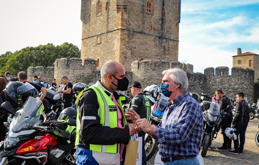 80 motas e mais de uma centena de motards a promover a EN103