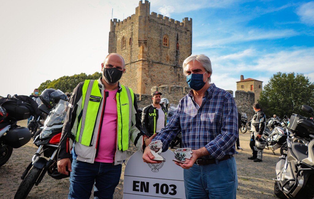 80 motas e mais de uma centena de motards a promover a EN103