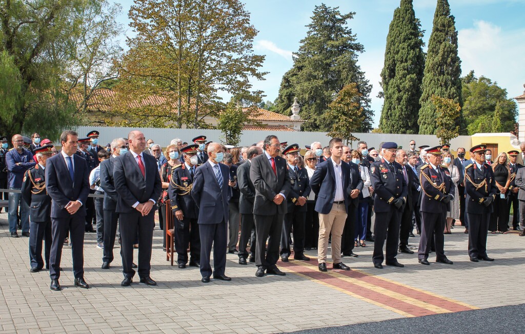 Presidente da Câmara Municipal de Bragança condecorado pela Liga dos Bombeiros Portugueses