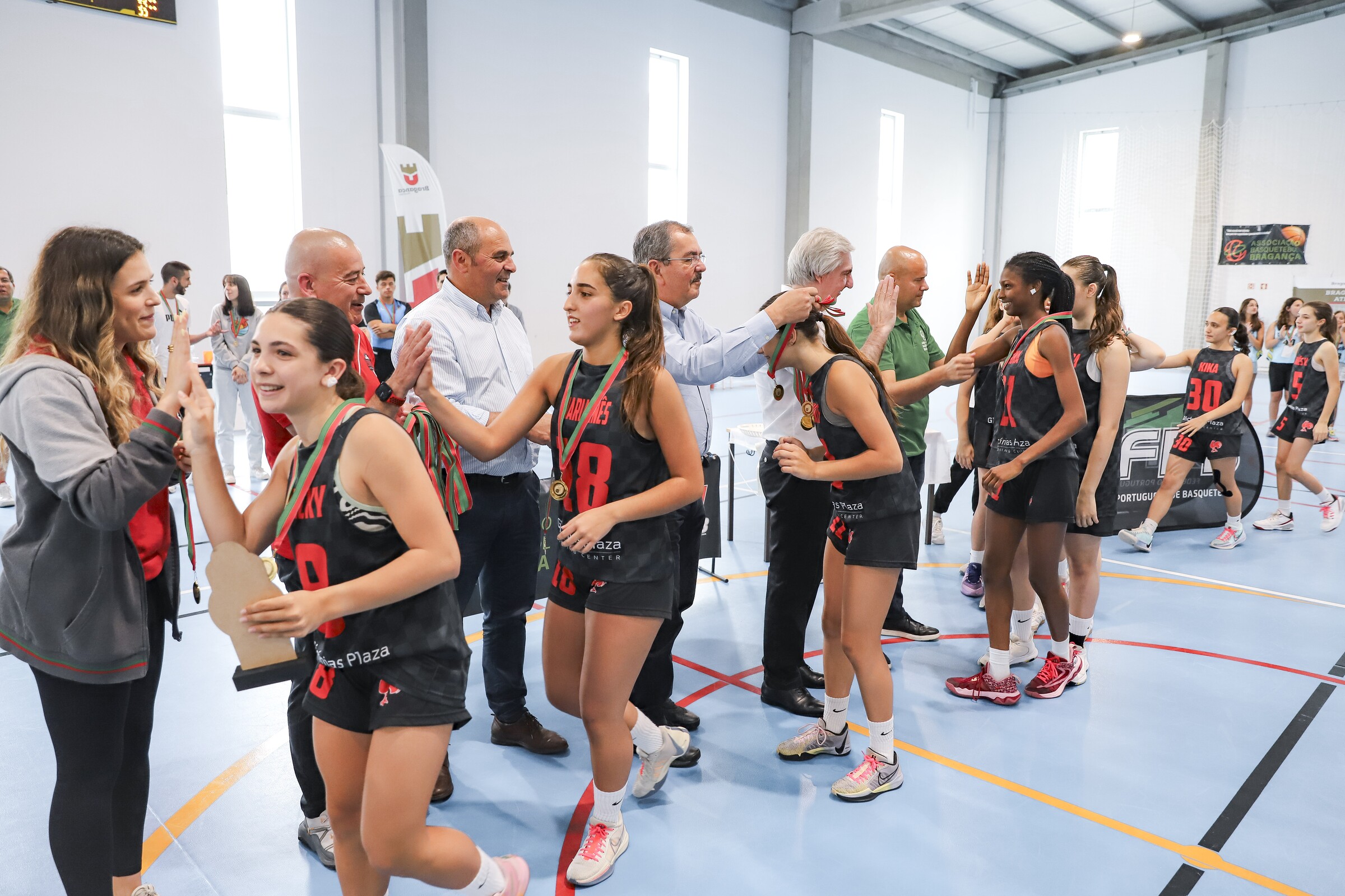 0906 -basket fem sub14 final - 0-21