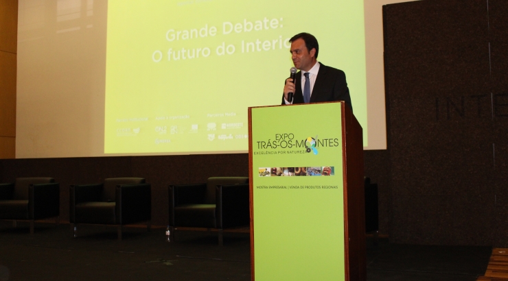 Debater o Interior