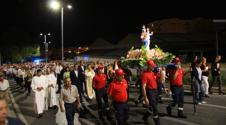 Procissão em honra da Senhora dos Milagres   