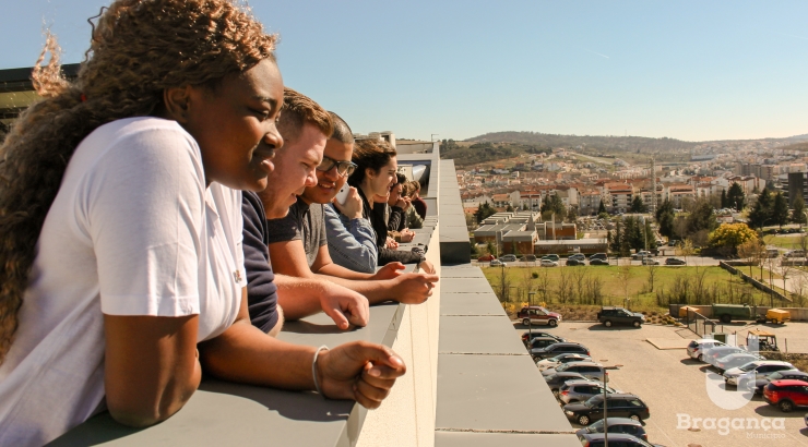 Estudantes ‘Erasmus +’ visitam Município de Bragança   