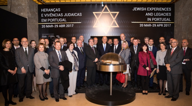Presidente da Câmara Municipal na exposição “Heranças e Vivências Judaicas em Portugal”