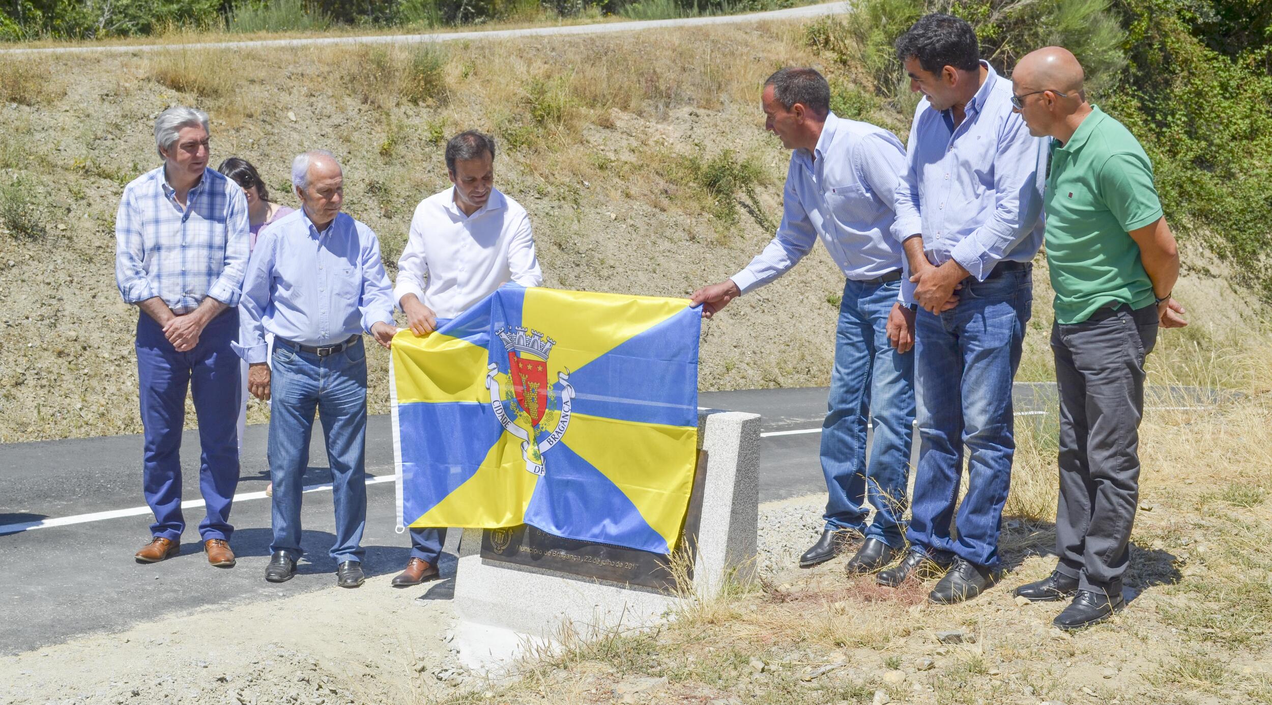 Inauguradas obras na União das Freguesias de Rebordaínhos e Pombares