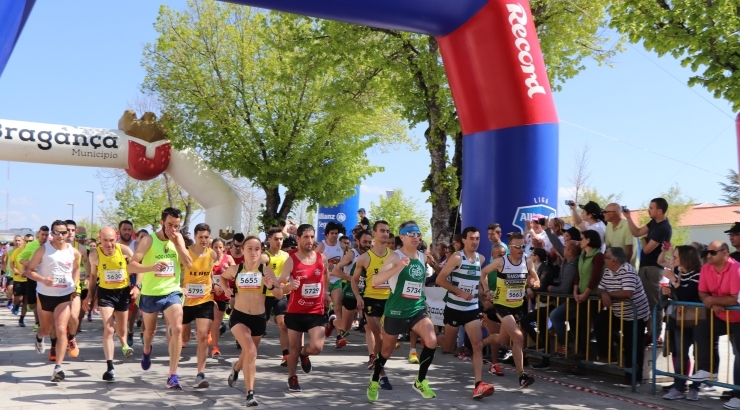 Correr atrás da tradição na Corrida das Cantarinhas