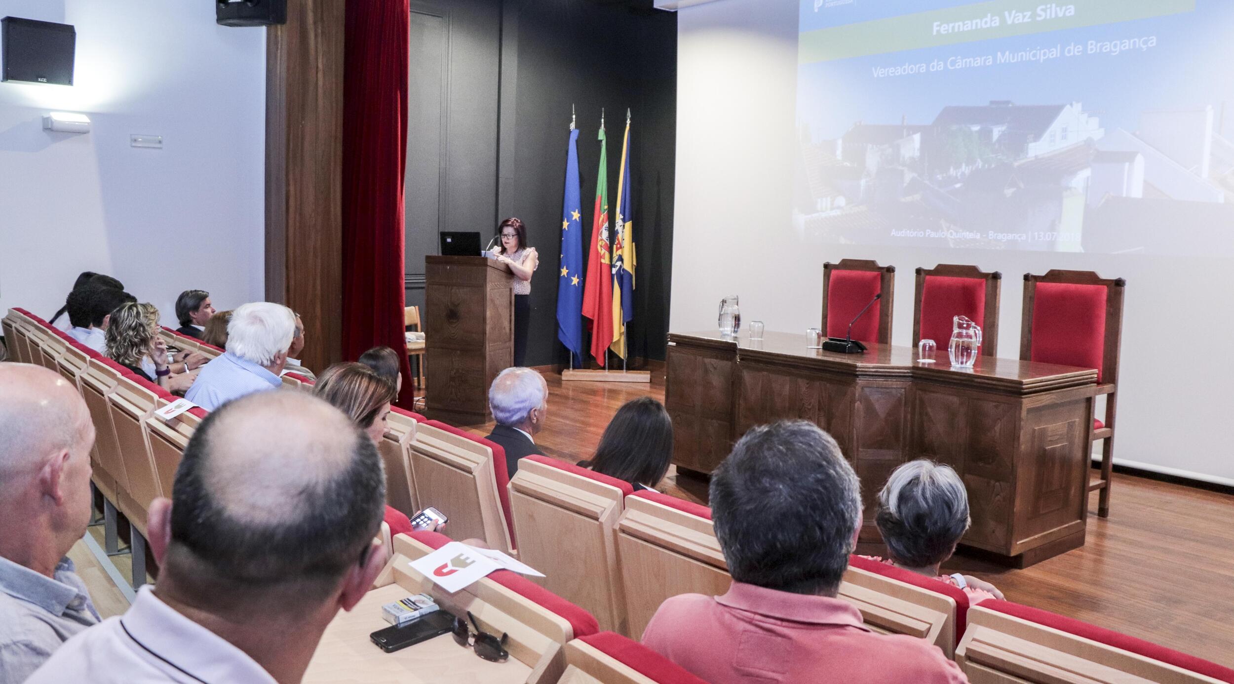 Sessão de apresentação dos Novos Instrumentos de Apoio à Promoção Pública de Habitação