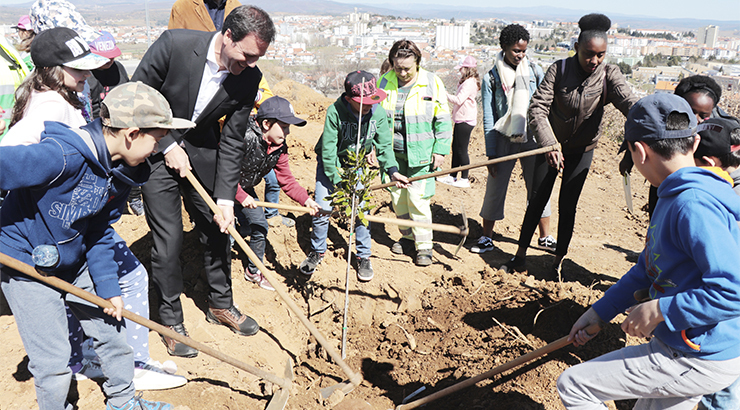 Bragança celebra Dia Mundial da Árvore com as crianças