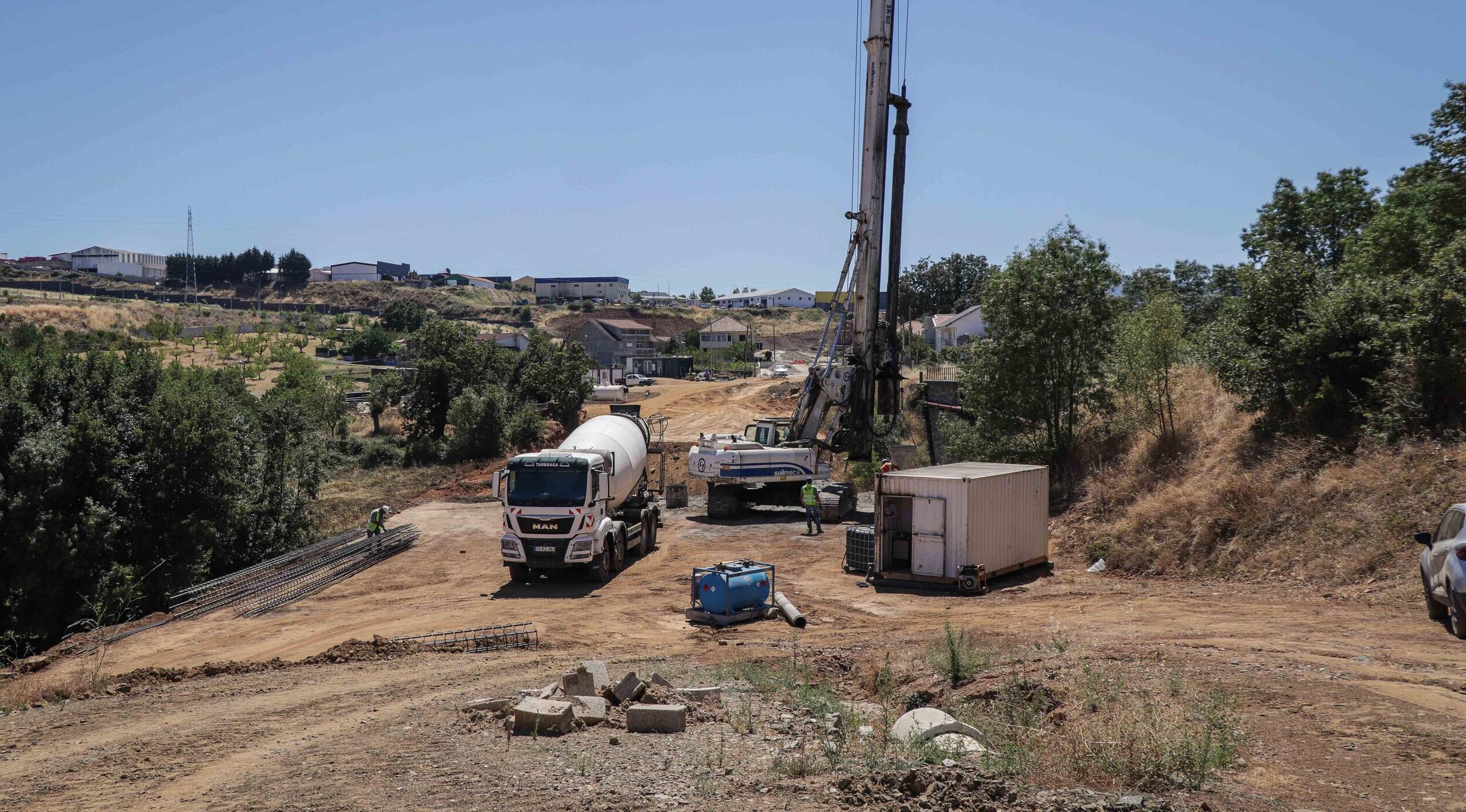 Obras na Circular Interior de Bragança: Nova Ponte Sobre o Rio Fervença já em construção