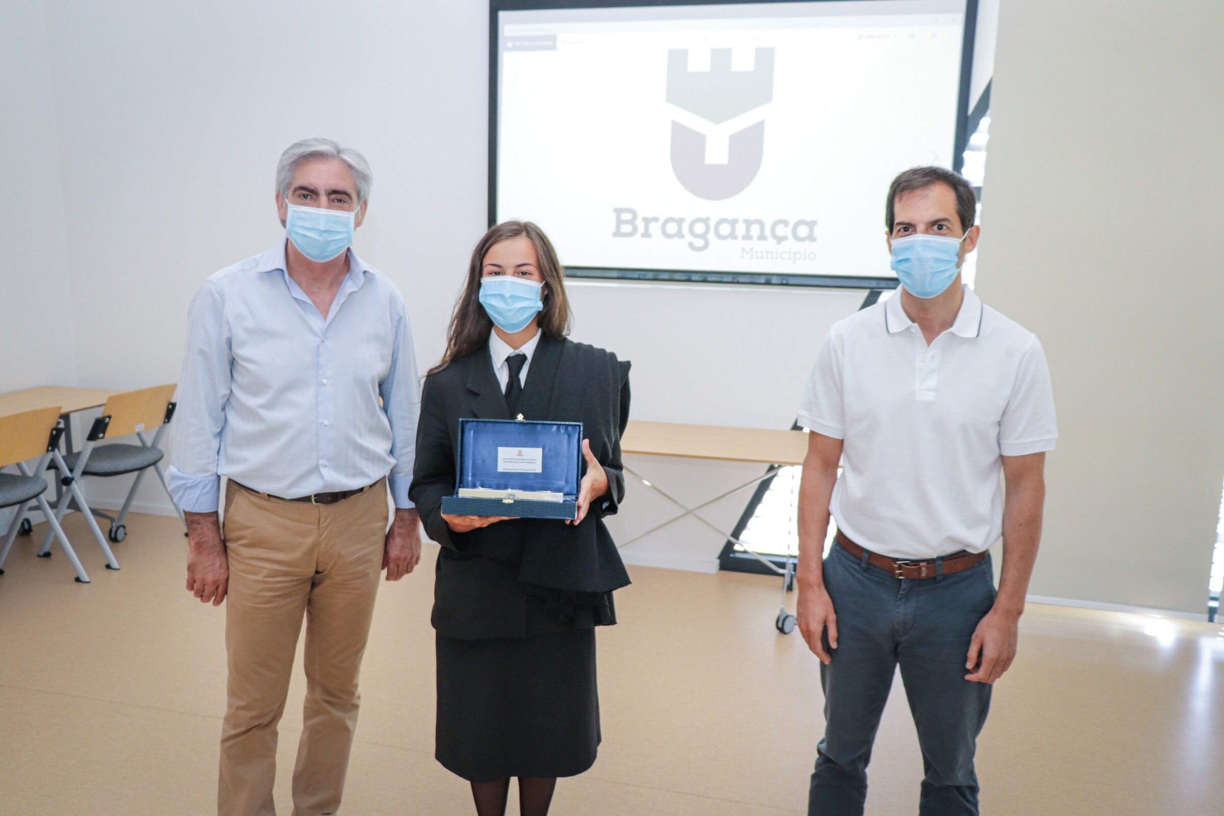 Digressão da Tuna Feminina de Medicina do Porto com etapa em Bragança