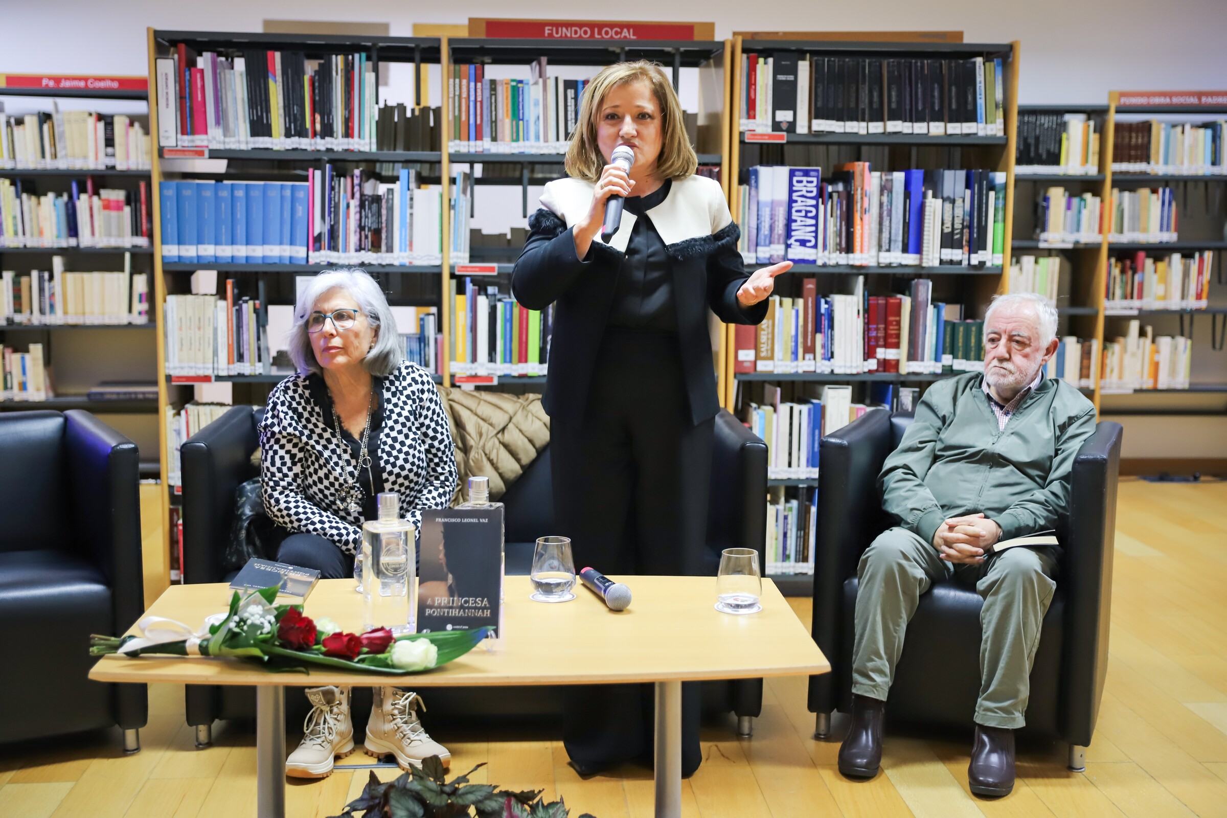 Apresentação do livro “A Princesa Pontihannah”, de Francisco Leonel Vaz