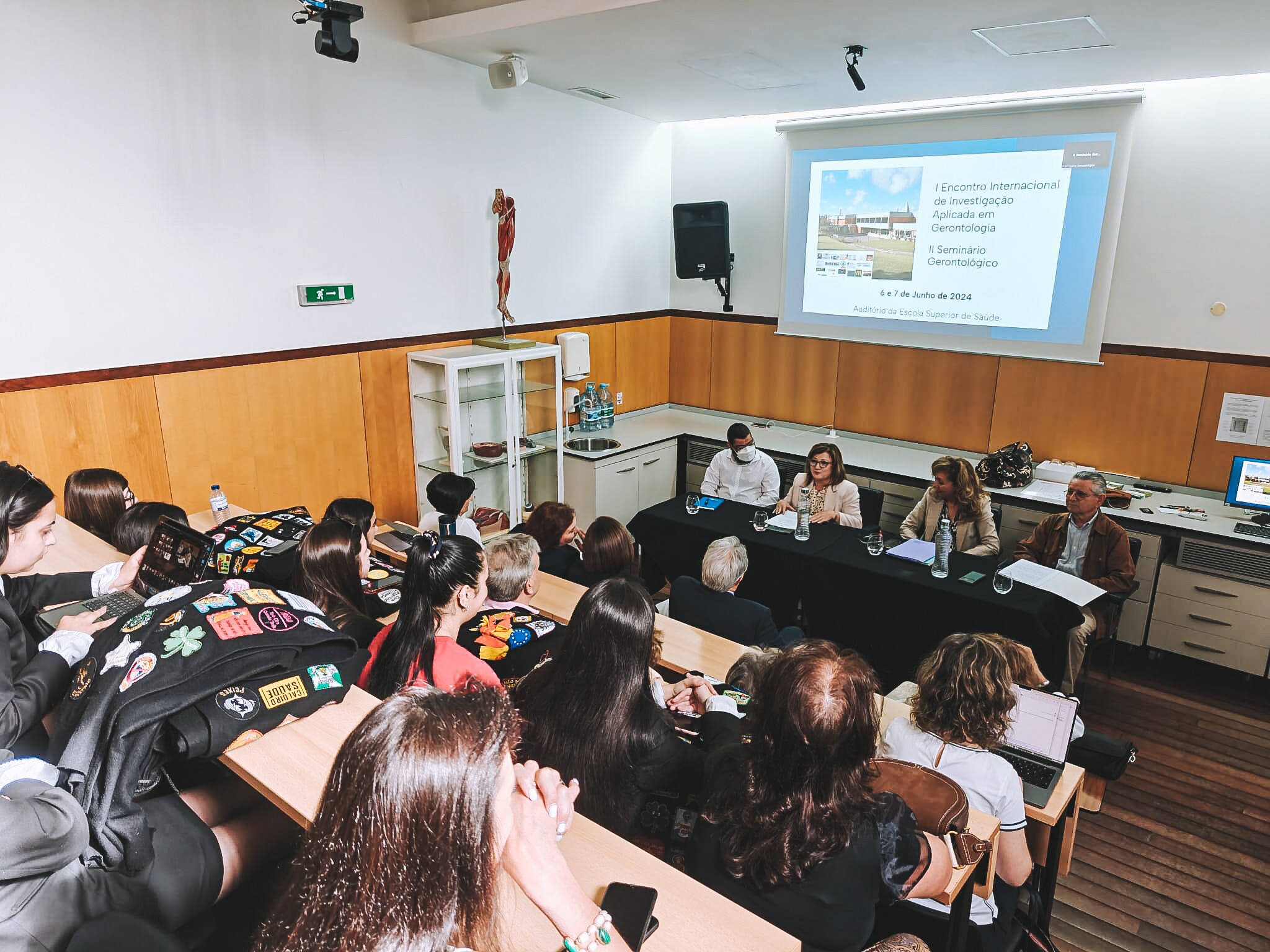 I Encontro Internacional de Investigação Aplicada em Gerontologia e o II Seminário Gerontológico