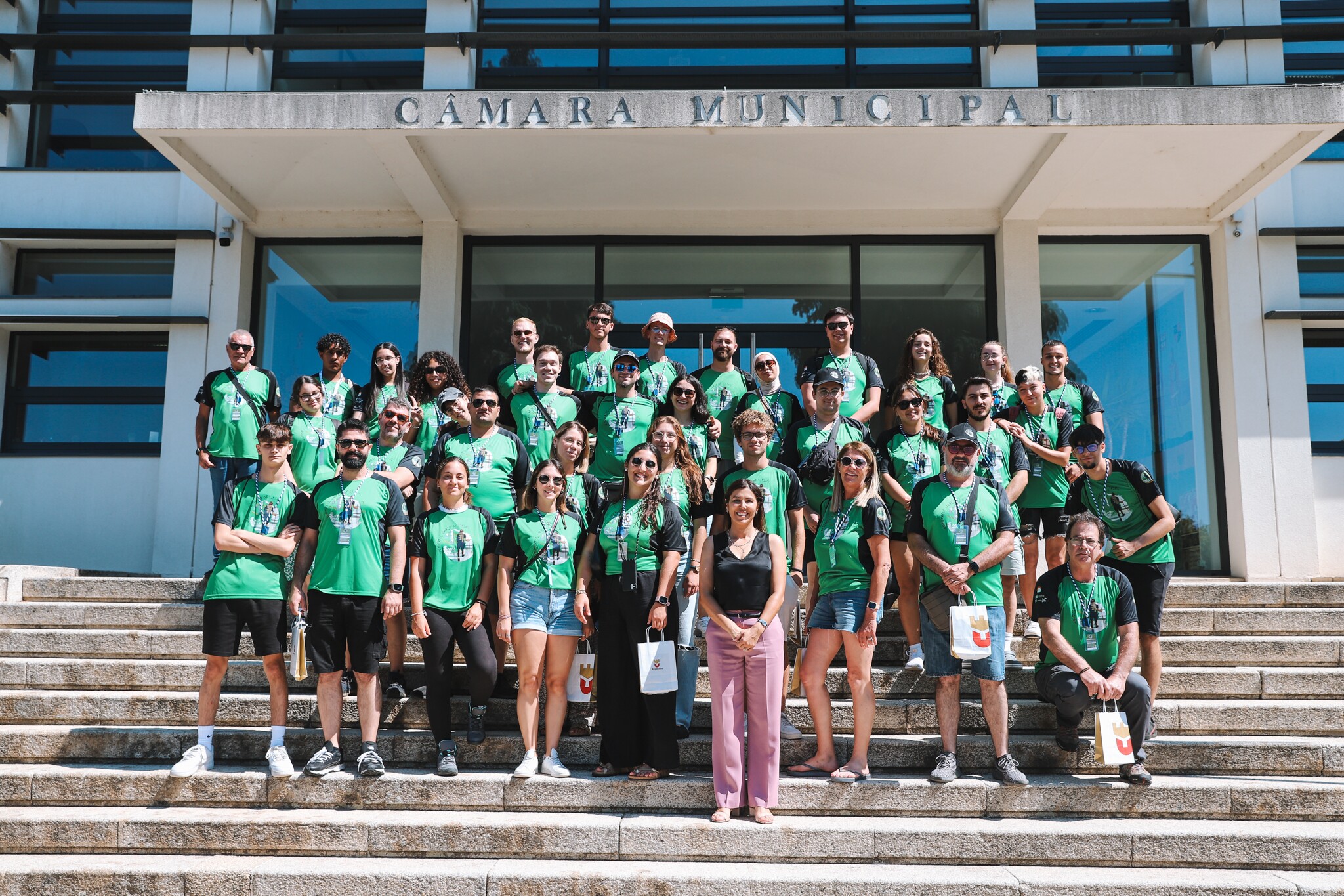 Jovens de cinco nacionalidades recebidos na Câmara Municipal