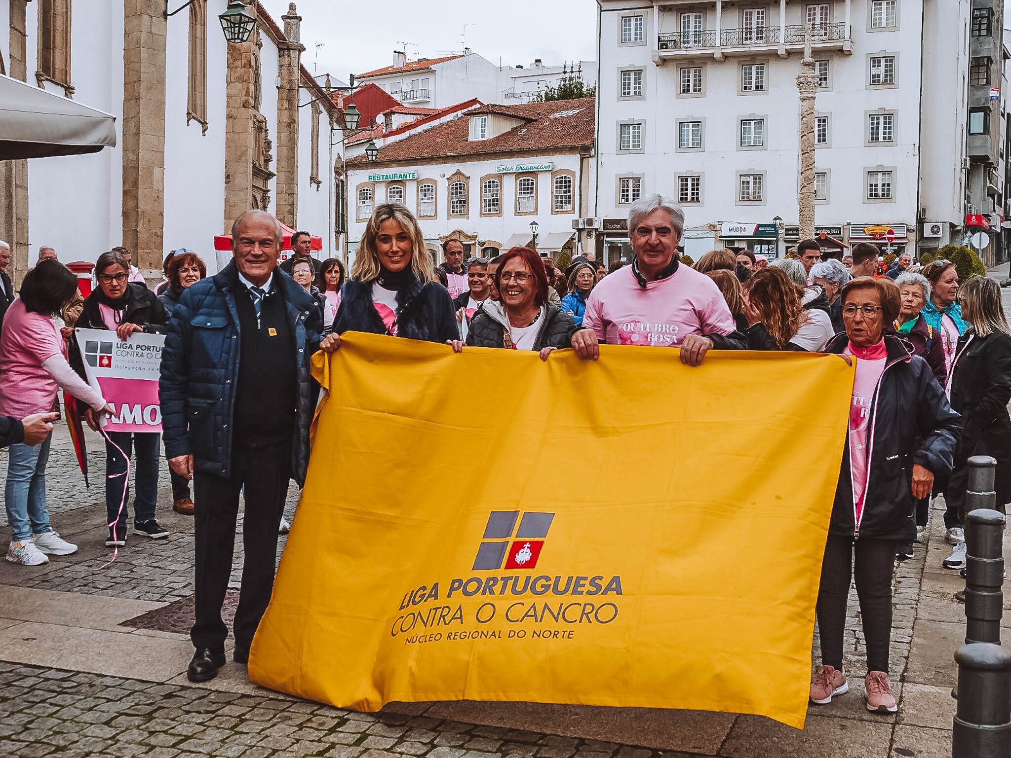 "Passeio Alerta Rosa" encerra iniciativas solidárias do Outubro Rosa