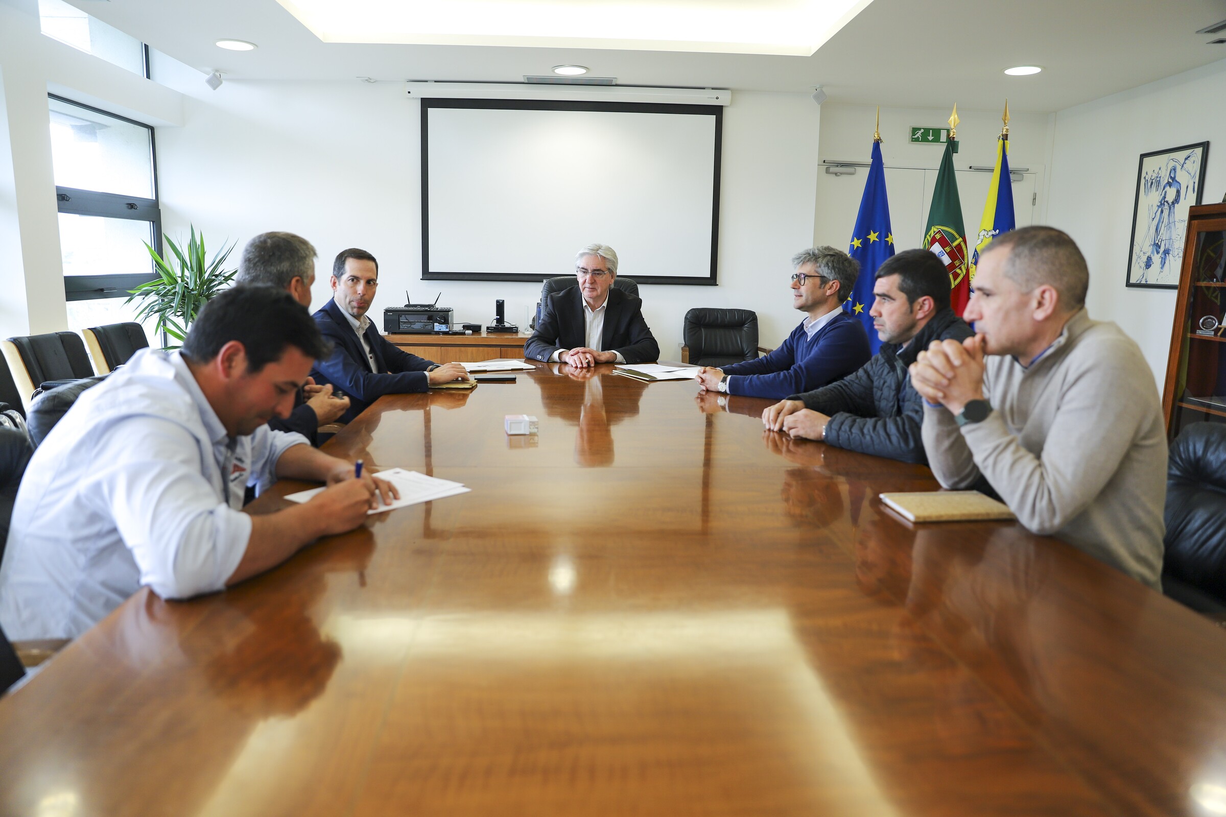 Município de Bragança reforça apoio à pecuária com protocolos de 98.600 euros para garantir sanid...