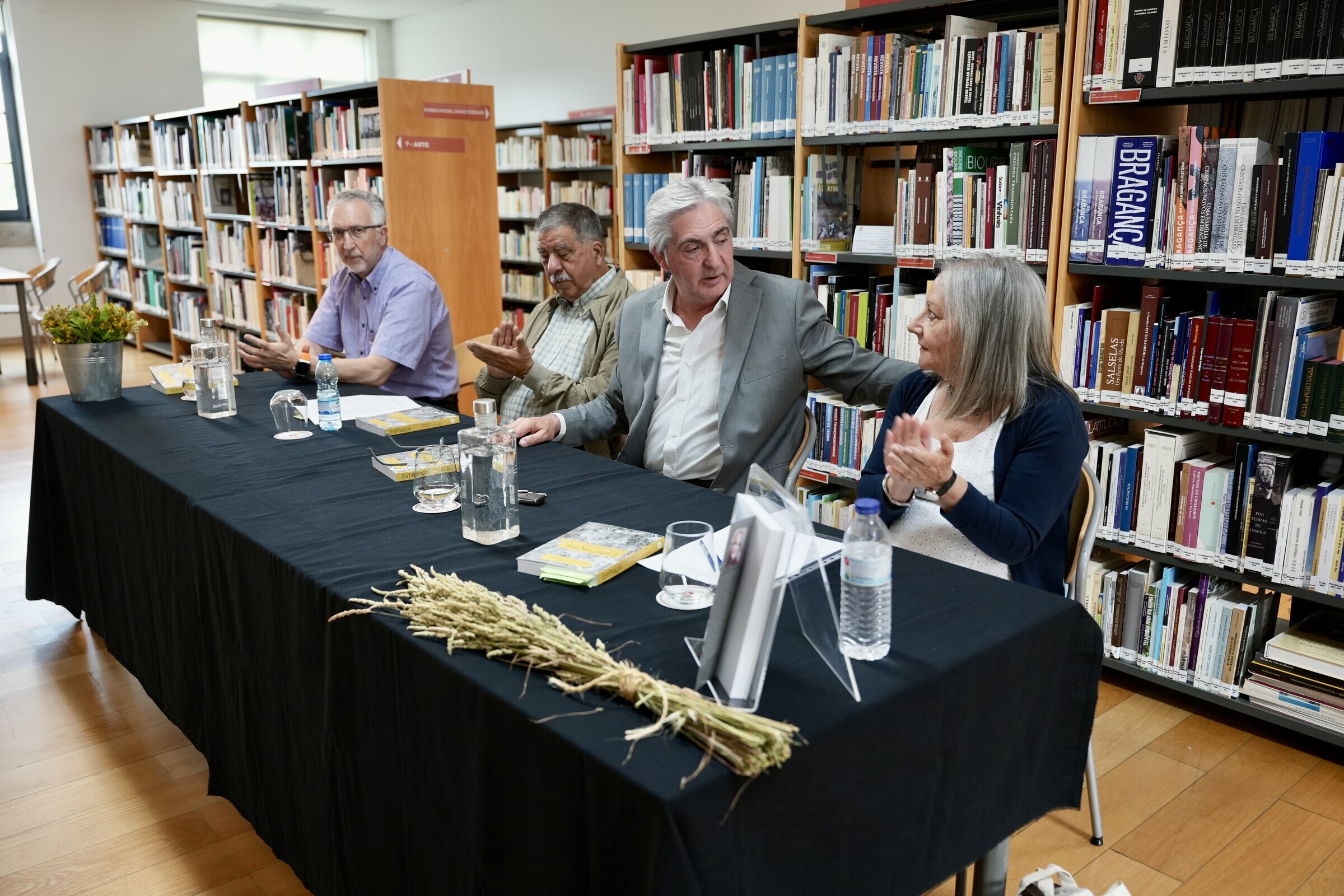 Apresentação do livro "Estilhaços", de Idalina Brito