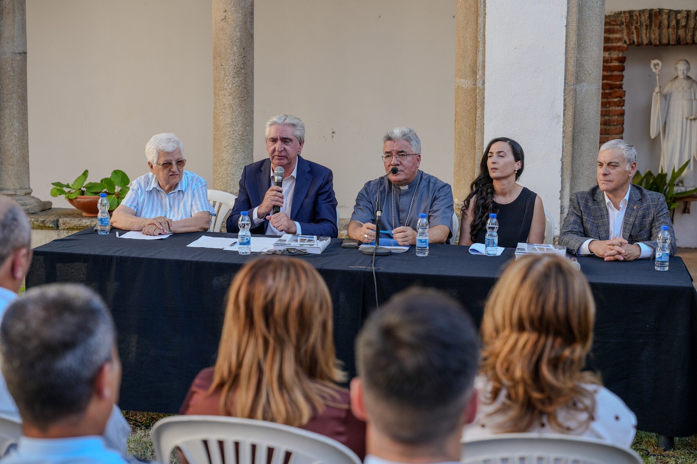 Apresentado em Bragança o livro "Das mais belas Igrejas do concelho de Bragança – Lugares de Cult...