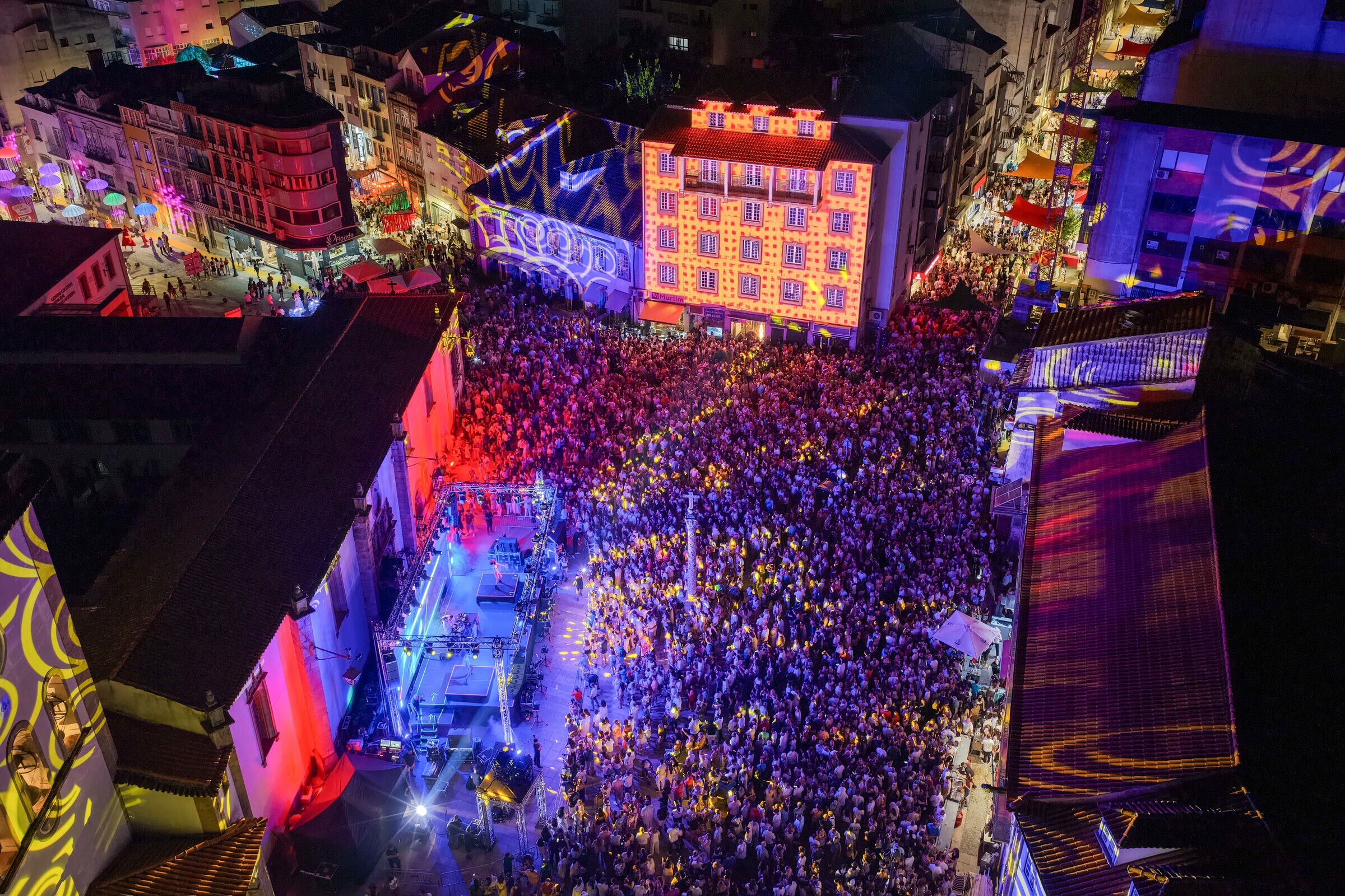 Milhares enchem o Centro Histórico de Bragança na Grande Festa de Verão